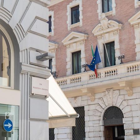 Apartamento Relais Palazzo Olimpia - Corso Vittorio Emanuele Salerno Exterior foto