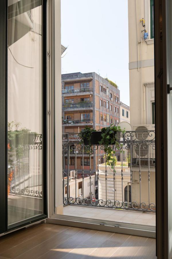 Apartamento Relais Palazzo Olimpia - Corso Vittorio Emanuele Salerno Exterior foto